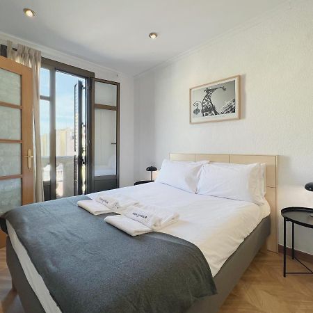 Stay U-Nique Apartments Calabria Barcelona Bagian luar foto